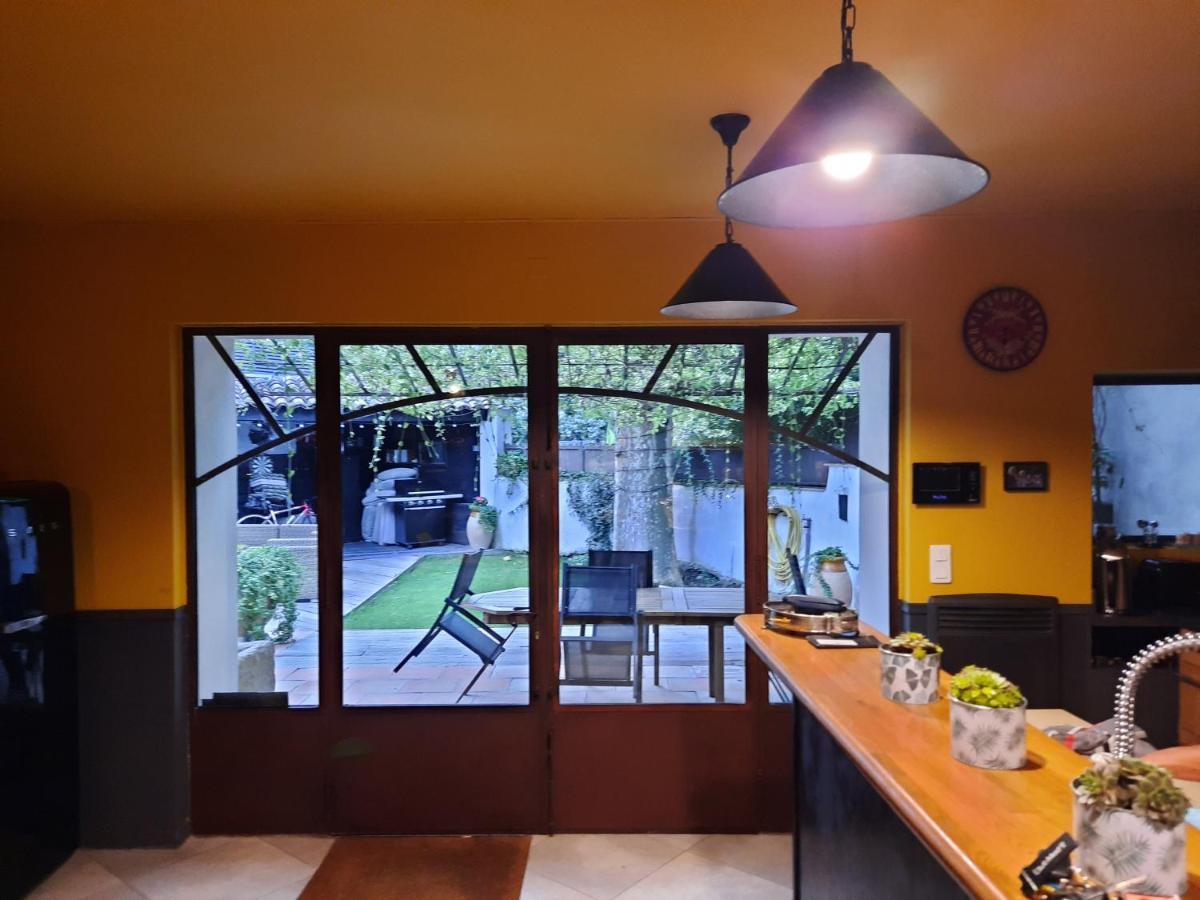 Mas La Maison de mon Père  Proche AVIGNON à PUJAUT Extérieur photo